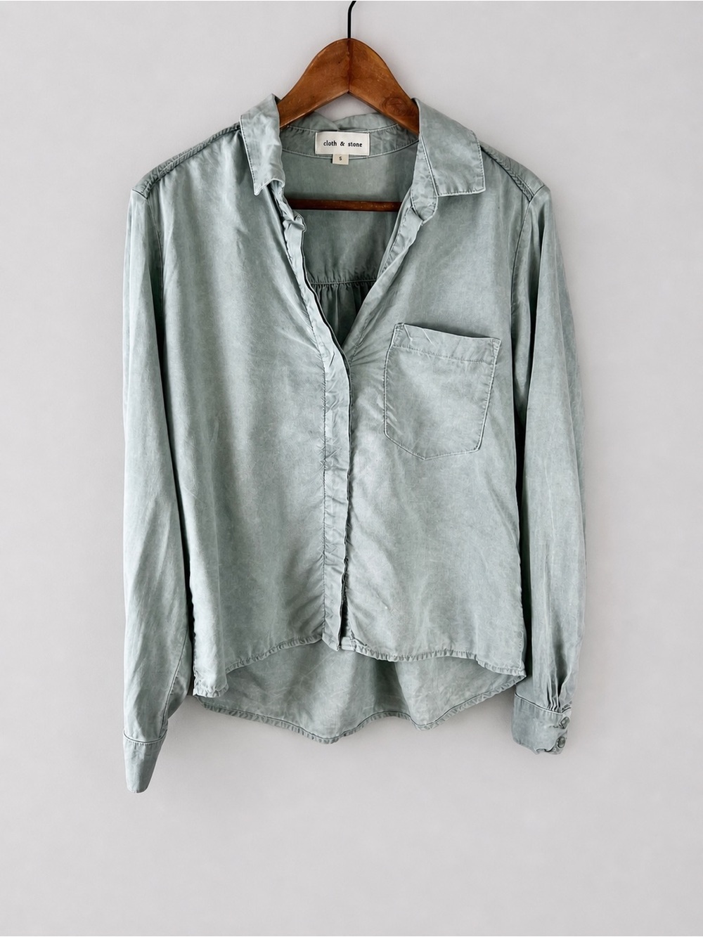 Cloth & Stone Anthropologie Light Sage Button-Up Shirt 100% TENCEL Size Small